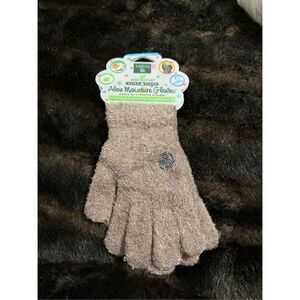 Earth Therapeutics Moisturizing Gloves Aloe Vera Spa  New
